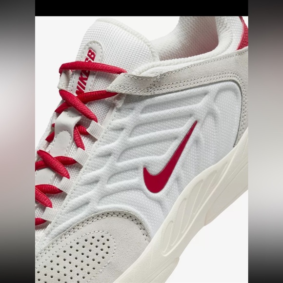 Unisex size 8 1/2 Nike vertebrae trending style NIB red on white - Picture 14 of 15